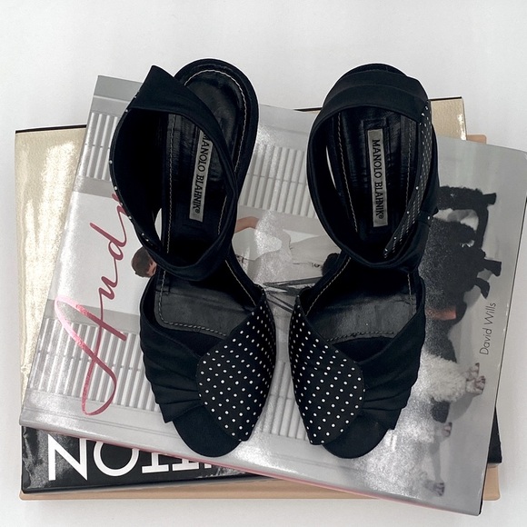 Manolo Blahnik • “Bimba Pois” BW Heels - Picture 3 of 16